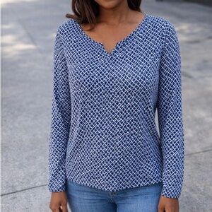 Chaps ladies blue and white pull over long sleeve top